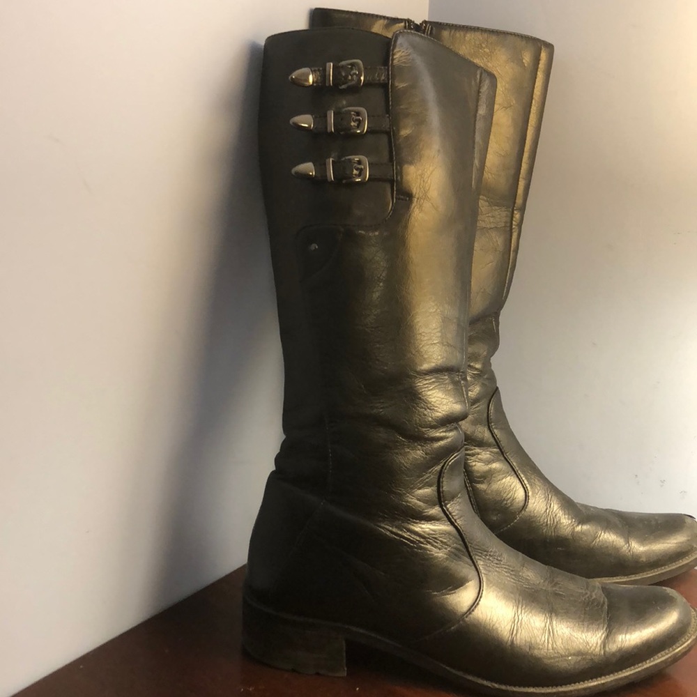 Black boots